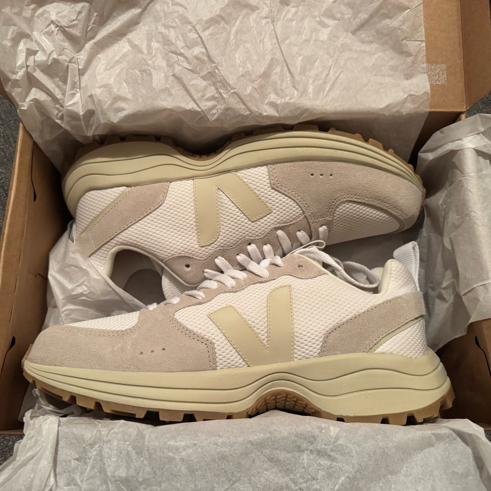 VEJA Venturi Sneakers - US 11.5, EUR 45